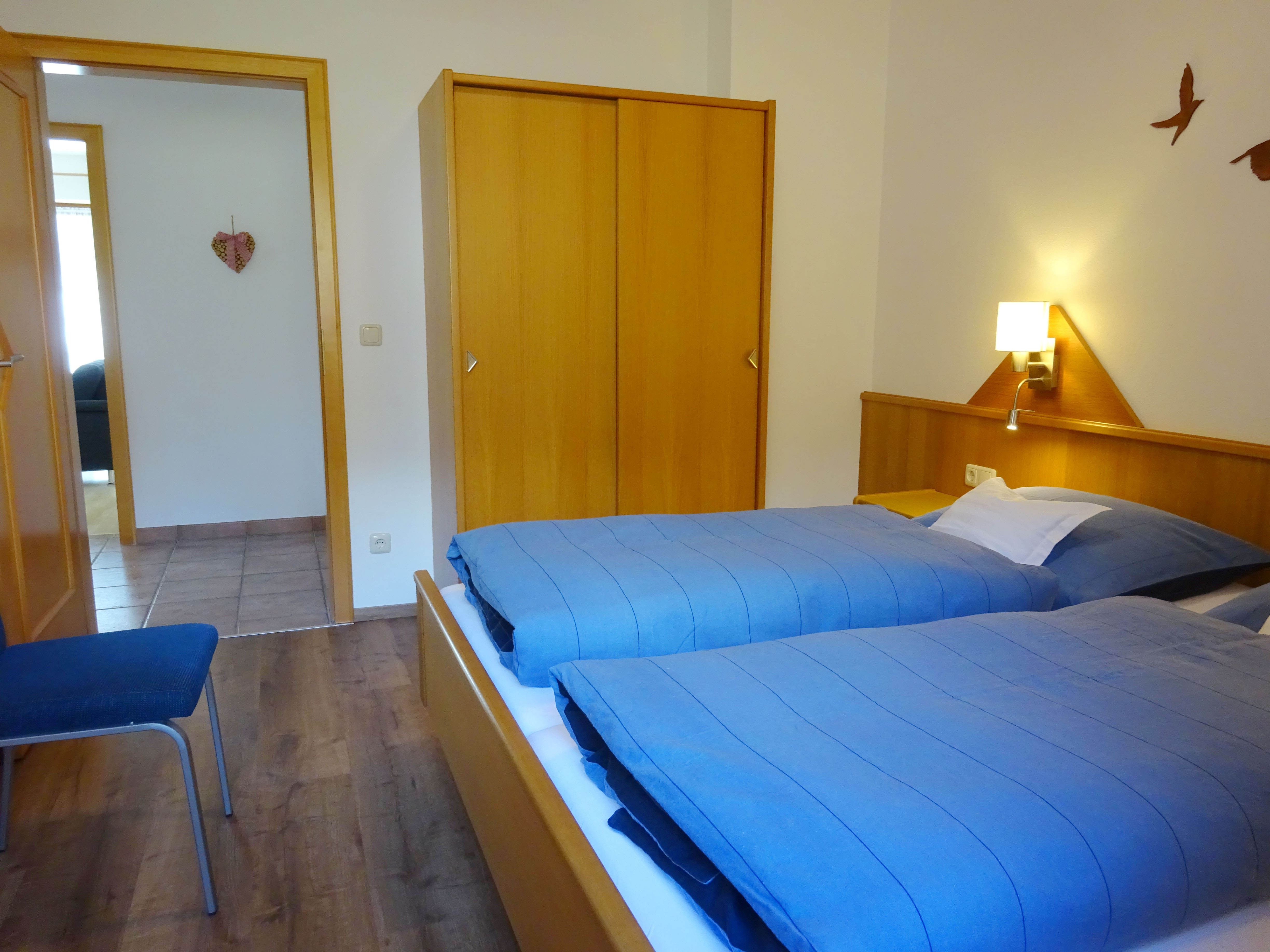 Schlafzimmer 2 FeWo Staufen